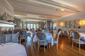 The White House Inn