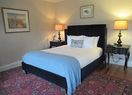 The White House Inn