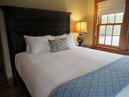 The White House Inn