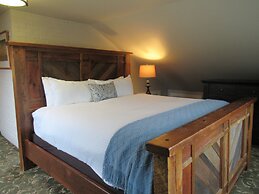 The White House Inn