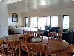 Raina Holiday Accommodation