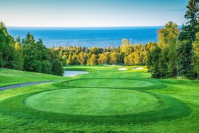 The Mountain Inn at Lutsen