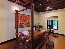 Sterling Lake Palace Alleppey