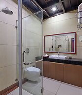 Sterling Lake Palace Alleppey