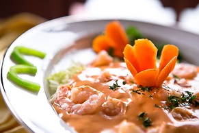 Sterling Lake Palace Alleppey