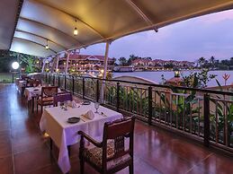 Sterling Lake Palace Alleppey