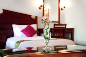 Sterling Lake Palace Alleppey