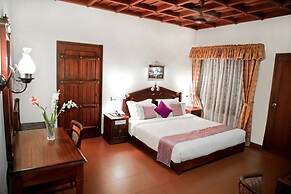 Sterling Lake Palace Alleppey