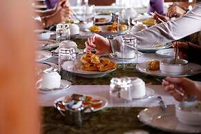 Sterling Lake Palace Alleppey