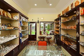 Sterling Lake Palace Alleppey