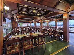 Sterling Lake Palace Alleppey