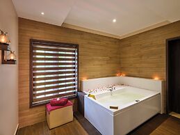 Sterling Lake Palace Alleppey