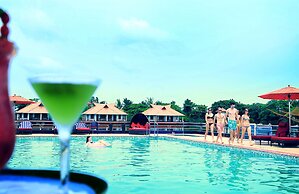 Sterling Lake Palace Alleppey