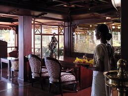 Sterling Lake Palace Alleppey