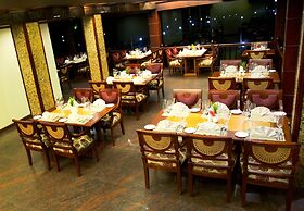 Sterling Lake Palace Alleppey