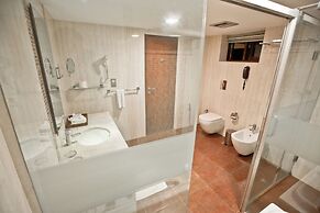 Sterling Lake Palace Alleppey