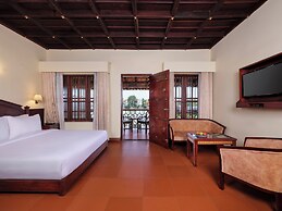 Sterling Lake Palace Alleppey