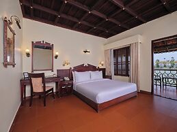 Sterling Lake Palace Alleppey