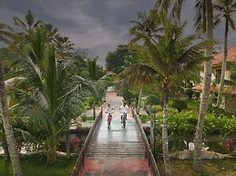 Sterling Lake Palace Alleppey