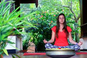 Sterling Lake Palace Alleppey