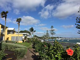 Bucklands Beach Waterfront Motel