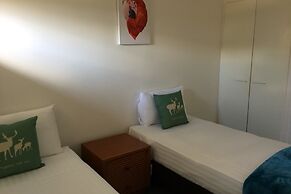 Bucklands Beach Waterfront Motel