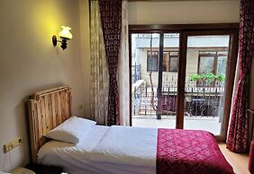 Saruhan Hotel