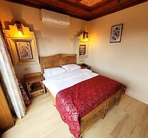 Saruhan Hotel