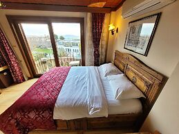 Saruhan Hotel