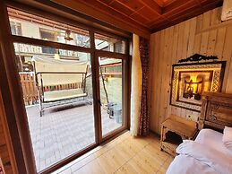 Saruhan Hotel
