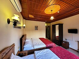 Saruhan Hotel