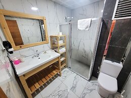 Saruhan Hotel