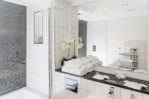 The Rutland Hotel & Apartments