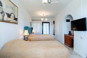 Assa Maris Beach Hotel