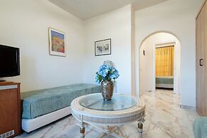 Assa Maris Beach Hotel