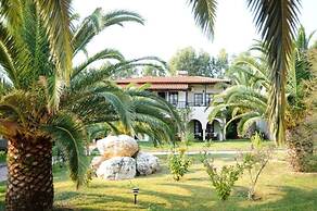 Assa Maris Beach Hotel