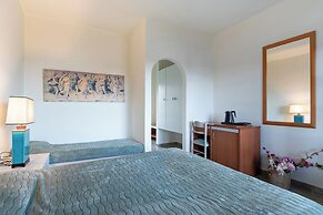 Assa Maris Beach Hotel