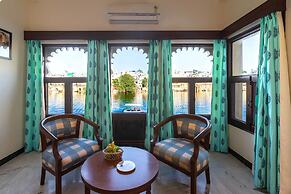 Hotel Sarovar on Lake Pichola