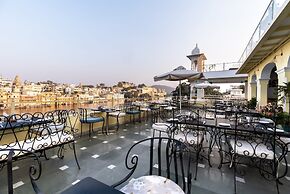 Hotel Sarovar on Lake Pichola