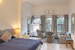 Hotel Sarovar on Lake Pichola