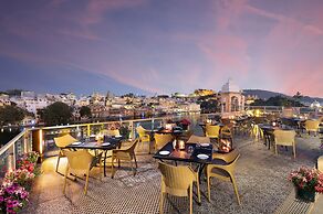 Hotel Sarovar on Lake Pichola