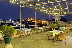 Hotel Sarovar on Lake Pichola