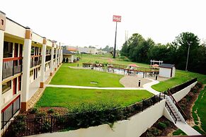 Red Roof Inn & Suites Commerce - Athens