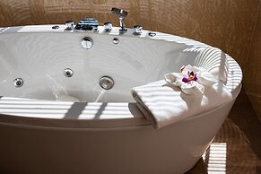 Avani Ao Nang Cliff Krabi Resort