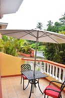 Reef Holiday Apartments