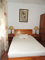 Reef Holiday Apartments