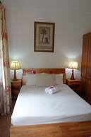 Reef Holiday Apartments