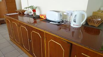 Reef Holiday Apartments