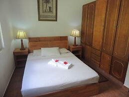 Reef Holiday Apartments