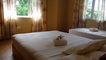 Reef Holiday Apartments